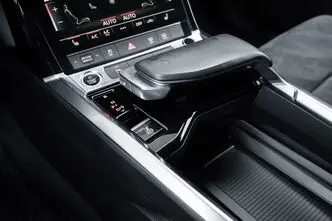 Audi e-tron, 230 kW, elekter, automaat, nelikvedu