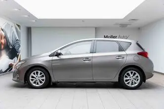 Toyota Auris, 1.6, 97 kW, bensiin, automaat, esivedu