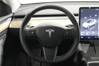 Tesla Model Y, 153 kW, elekter, nelikvedu