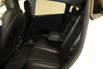 Tesla Model Y, 153 kW, elekter, nelikvedu