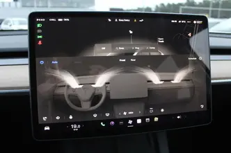 Tesla Model Y, 153 kW, elekter, nelikvedu