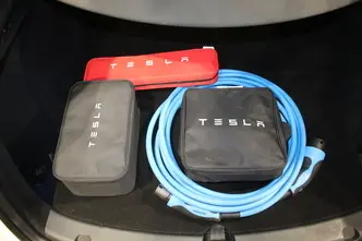 Tesla Model Y, 153 kW, elekter, nelikvedu