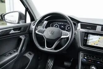 Volkswagen Tiguan, 180 kW, elekter, automaat