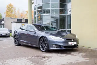 Tesla Model S, 186 kW, elekter, nelikvedu