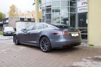 Tesla Model S, 186 kW, elekter, nelikvedu