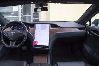 Tesla Model S, 186 kW, elekter, nelikvedu