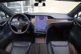 Tesla Model S, 186 kW, elekter, automaat, nelikvedu