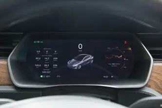 Tesla Model S, 186 kW, elekter, automaat, nelikvedu