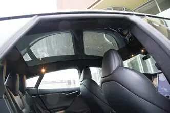 Tesla Model S, 186 kW, elekter, automaat, nelikvedu