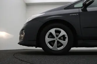 Toyota Prius, 1.8, 73 kW, hübriid, automaat, esivedu