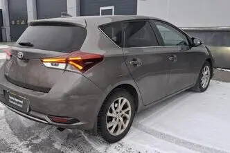 Toyota Auris, 1.6, 97 kW, bensiin, automaat, esivedu