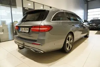 Mercedes-Benz E 220, 2.0, 143 kW, дизель, автомат, полный привод