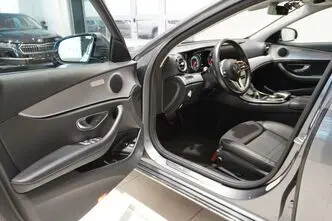 Mercedes-Benz E 220, 2.0, 143 kW, дизель, автомат, полный привод