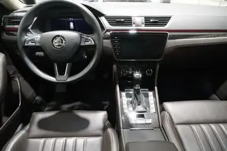 Škoda Superb, 2.0, 200 kW, бензин, автомат, полный привод