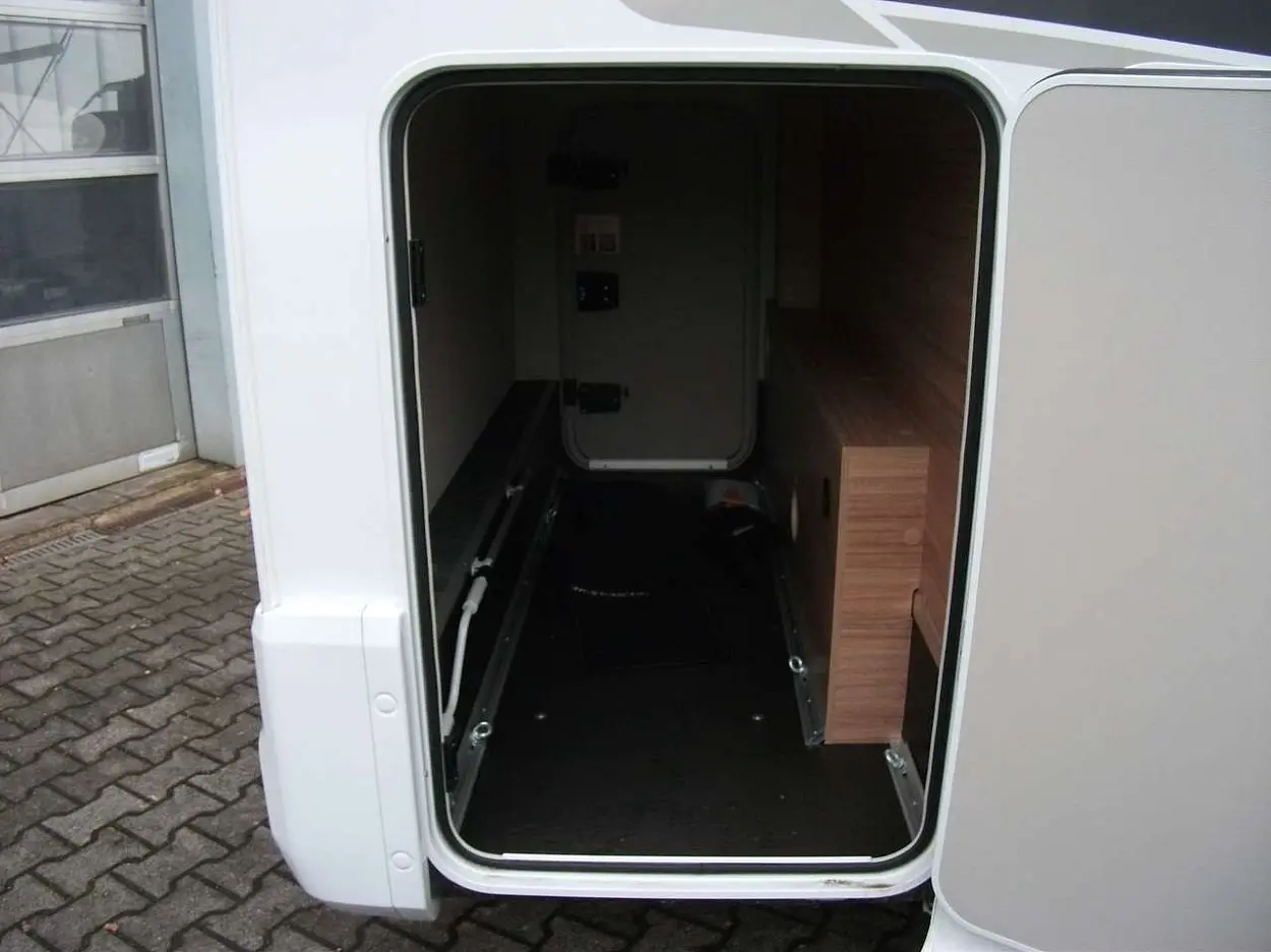 Volkswagen X-CURSION VAN 500 MQ, 110 kW, diisel, automaat, esivedu