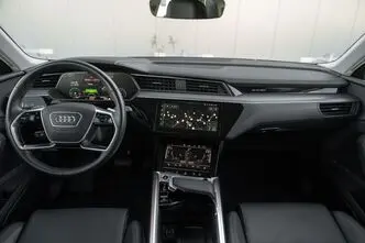 Audi e-tron, 300 kW, elekter, automaat, nelikvedu