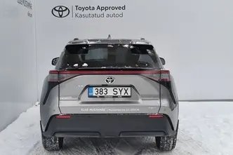 Toyota bZ4X, 118 kW, электричество, полный привод