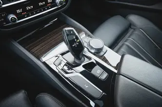 BMW 530, 2.0, 185 kW, bensiin, automaat, nelikvedu