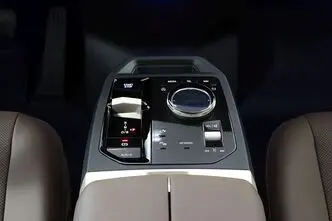 BMW iX, 240 kW, elekter, automaat, nelikvedu