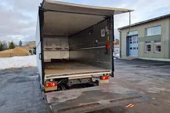 Volvo FL250 4X2 lifting box, 188 kW, diesel, automatic