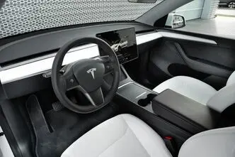 Tesla Model Y, 378 kW, electric, automatic, four-wheel drive