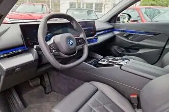 BMW i5, 250 kW, elekter, automaat, tagavedu