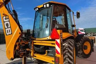 JCB 4CX PRO, 4.8, 81 kW, diesel, four-wheel drive