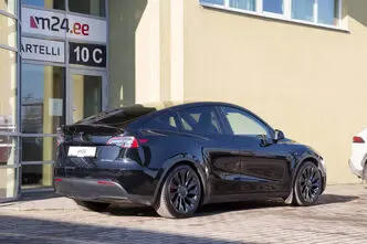 Tesla Model Y, 393 kW, electric, automatic, four-wheel drive