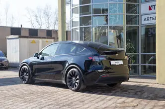 Tesla Model Y, 393 kW, electric, automatic, four-wheel drive