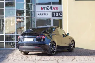 Tesla Model Y, 393 kW, electric, automatic, four-wheel drive