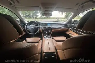 BMW 740, 3.0, 225 kW, дизель, автомат, полный привод