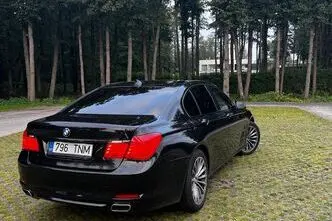 BMW 740, 3.0, 225 kW, дизель, автомат, полный привод