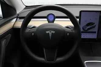 Tesla Model Y, 153 kW, elekter, nelikvedu