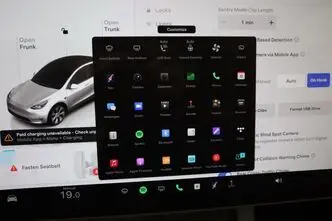 Tesla Model Y, 153 kW, электричество, полный привод