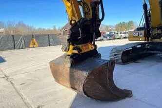 Caterpillar 330, 205 kW, дизель