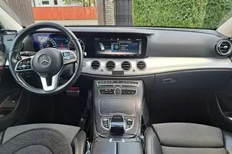 Mercedes-Benz E 220, 2.0, 143 kW, дизель, автомат, задний привод