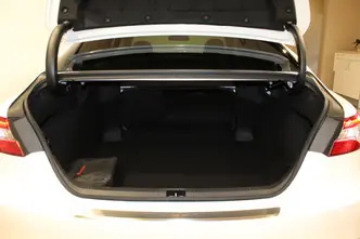 Toyota Camry, 2.5, 131 kW, hybrid, automatic, front-wheel drive