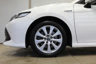 Toyota Camry, 2.5, 131 kW, hybrid, automatic, front-wheel drive