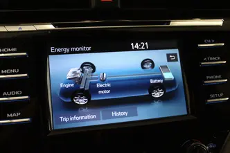 Toyota Camry, 2.5, 131 kW, hybrid, automatic, front-wheel drive