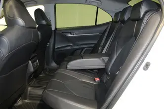 Toyota Camry, 2.5, 131 kW, hybrid, automatic, front-wheel drive