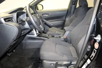 Toyota Corolla Cross, 2.0, 112 kW, hybrid, automatic, four-wheel drive