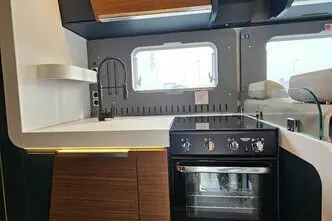 Laika Kreos, 2.2, 132 kW, diisel, automaat, esivedu