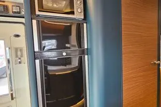 Laika Kreos, 2.2, 132 kW, diisel, automaat, esivedu