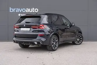 BMW X5, 3.0, 210 kW, hybrid, automatic, four-wheel drive