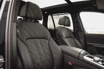 BMW X5, 3.0, 210 kW, hybrid, automatic, four-wheel drive