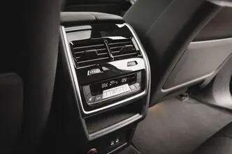 BMW X5, 3.0, 210 kW, hybrid, automatic, four-wheel drive