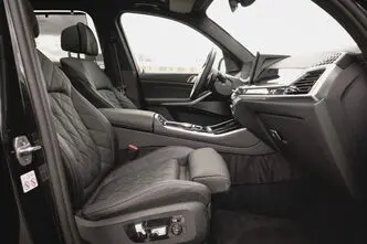 BMW X5, 3.0, 210 kW, hybrid, automatic, four-wheel drive