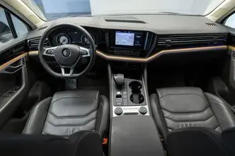 Volkswagen Touareg, 3.0, 210 kW, дизель, автомат, полный привод