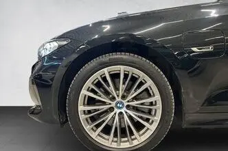 BMW 330, 215 kW, petrol, automatic, four-wheel drive