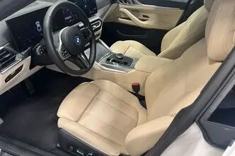 BMW i4, 250 kW, elekter, automaat, tagavedu